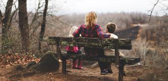 Soutenir les parents d’enfants autistes : formation à l’acceptation et à l’engagement