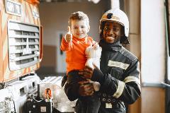 Soutenir les personnes ayant une déficience intellectuelle : un cours pour les pompiers sur la meilleure façon de soutenir les personnes et leurs familles afin de maximiser les chances de succès